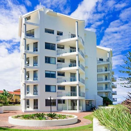 Oceanside Resort - Absolute Beachfront Apartments Голд-Кост Екстер'єр фото