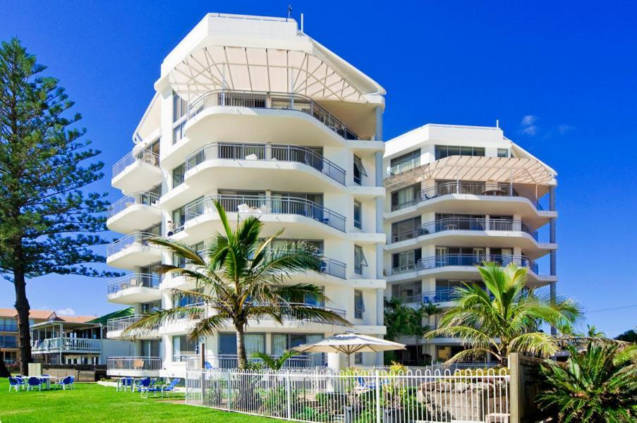 Oceanside Resort - Absolute Beachfront Apartments Голд-Кост Екстер'єр фото