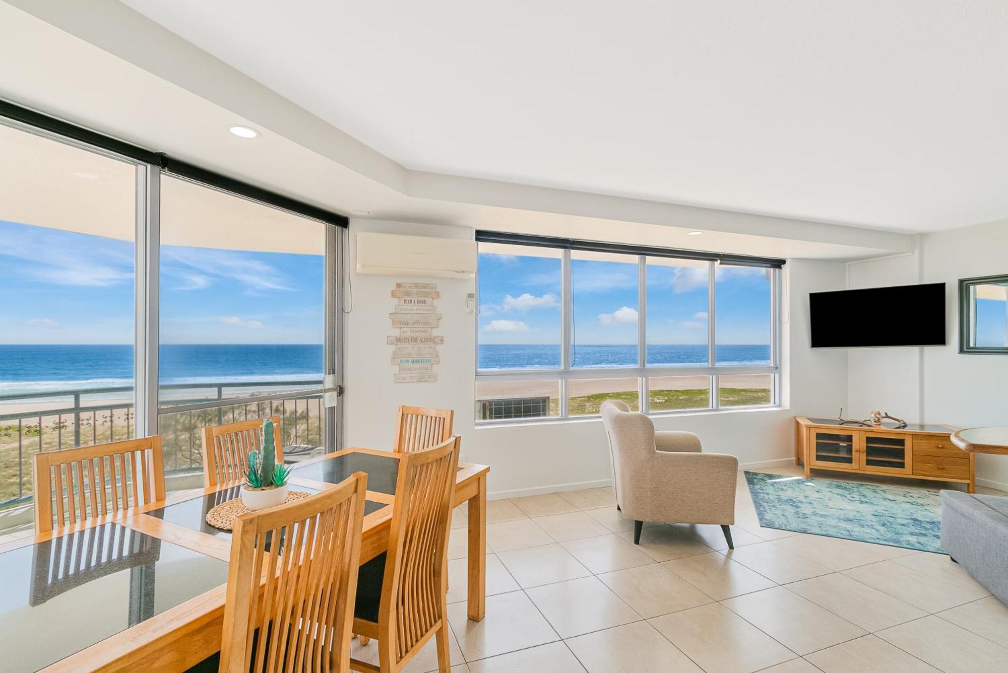 Oceanside Resort - Absolute Beachfront Apartments Голд-Кост Екстер'єр фото