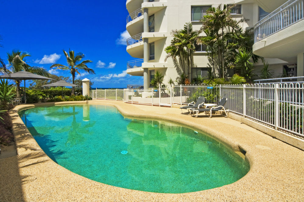 Oceanside Resort - Absolute Beachfront Apartments Голд-Кост Екстер'єр фото